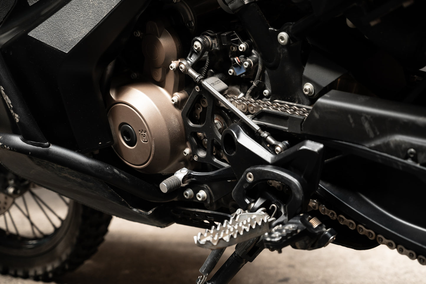 Copri Pignone per Husqvarna Norden 901 – Protezione e Affidabilità per le Tue Avventure Off-Road