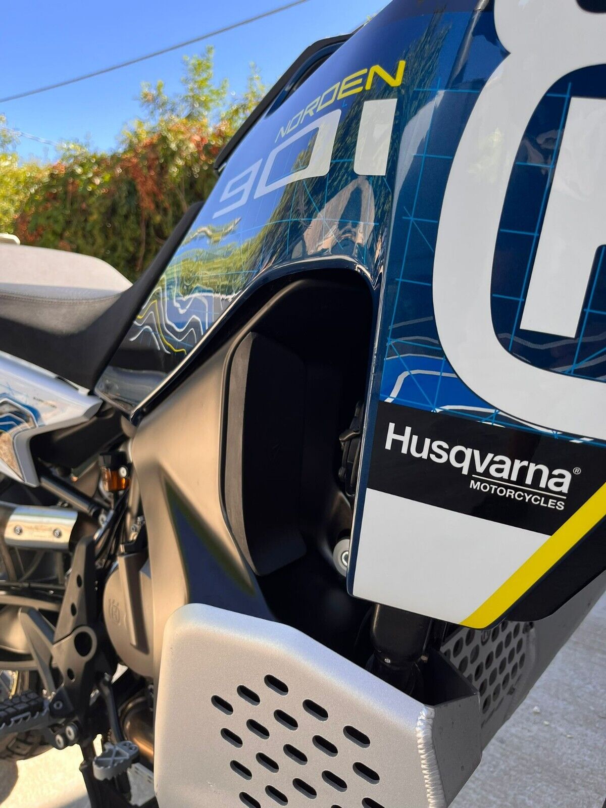 Deflettori Paracalore per Husqvarna Norden 901 – Massima Protezione e Comfort di Guida