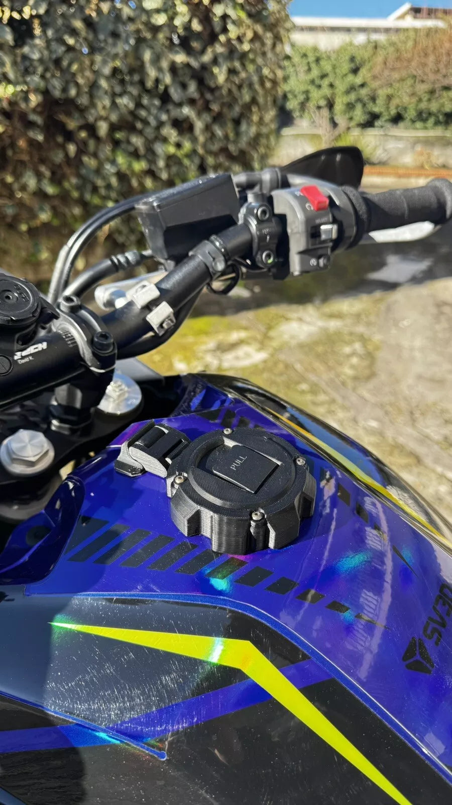 Tappo Serbatoio Benzina per Yamaha Tenere 700 2021-2023 con Supporto Integrato, Design Sicuro e Resistente per un Rifornimento Facile