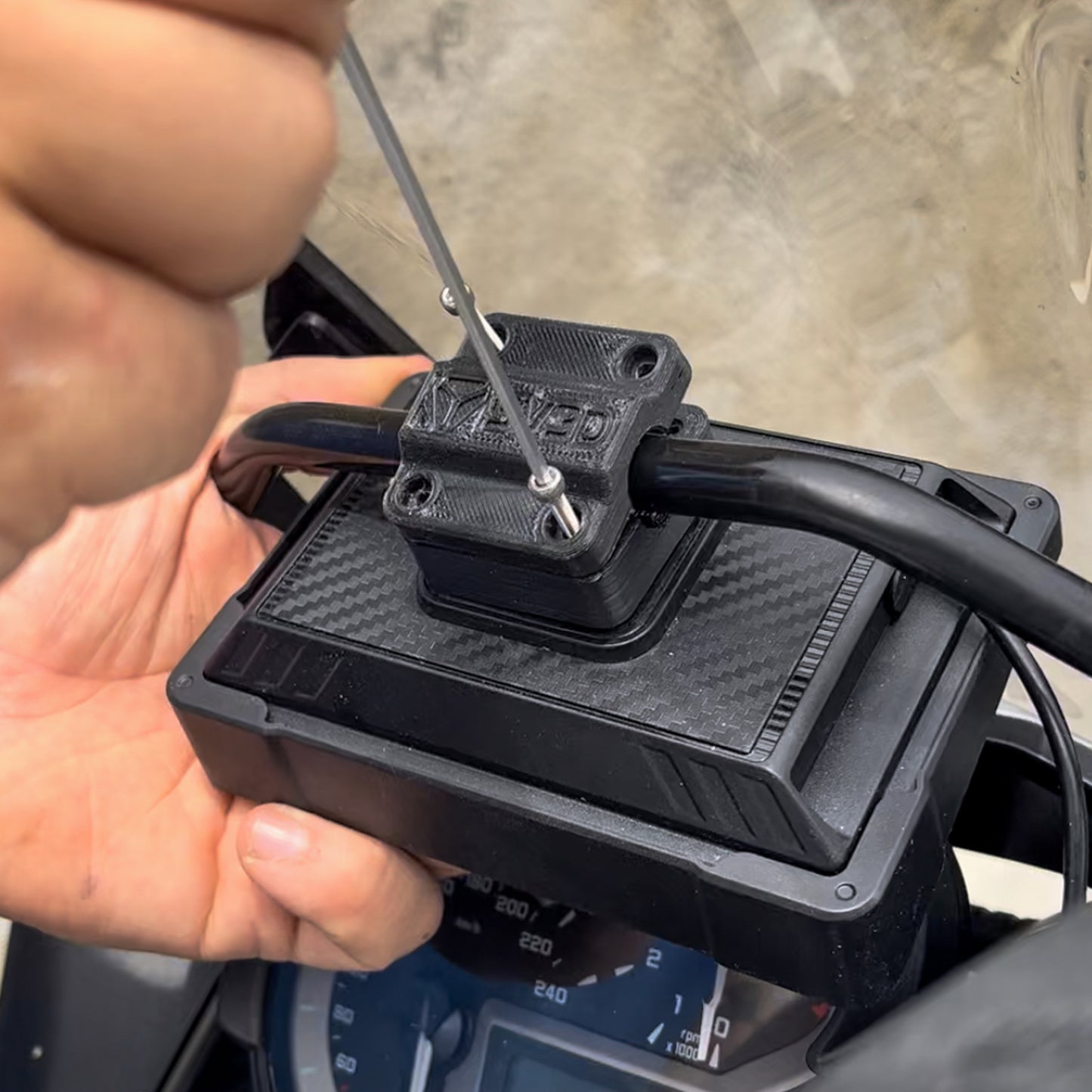 Supporto Navigatore RAM Mount per Carpuride W702/W502 – Staffa Universale Robusta e Regolabile