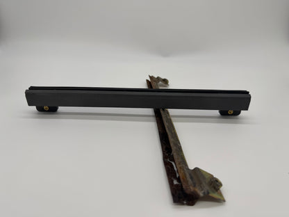 Land Rover Discovery 2 TD5 – guida Vetro Canale Runner ALR8022