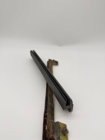 Land Rover Discovery 2 TD5 – guida Vetro Canale Runner ALR8022