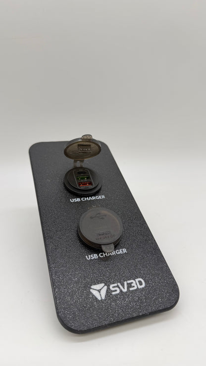 USB adapter for Land Rover Discovery 2 TD5. Made of durable PA12, with USB module included.
