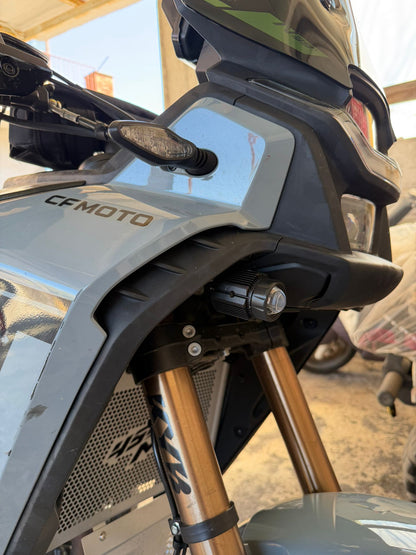 Kit Staffa Faretti CFMOTO 450 MT – PA-12 CF con Faretti LED 35W